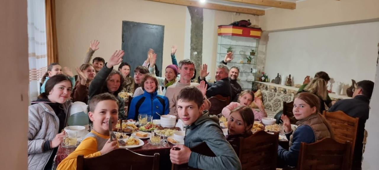 Betegi Guest House Местия Екстериор снимка
