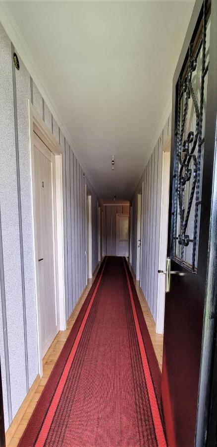 Betegi Guest House Местия Екстериор снимка